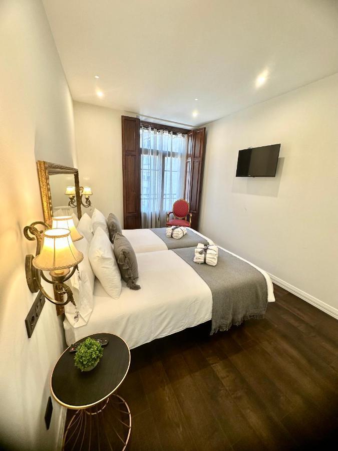 Claren'S Boutique Rooms Cangas De Narcea Eksteriør billede