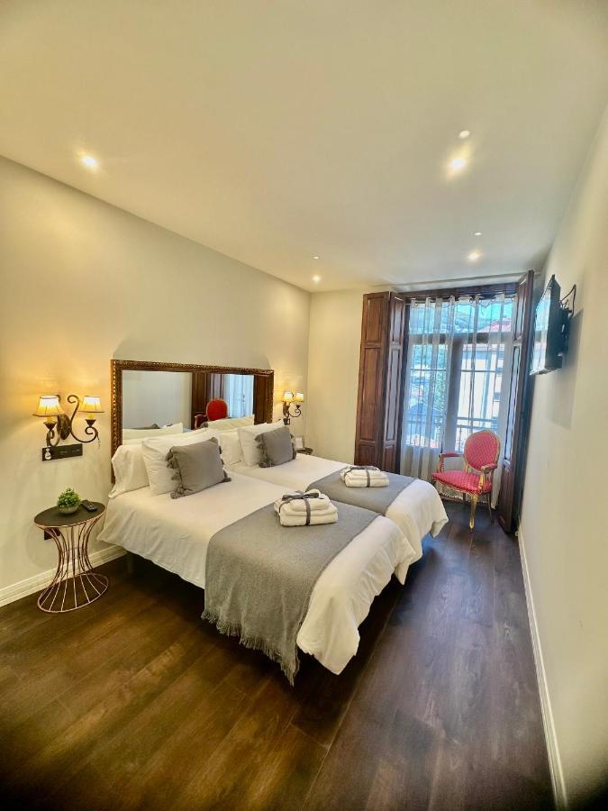 Claren'S Boutique Rooms Cangas De Narcea Eksteriør billede