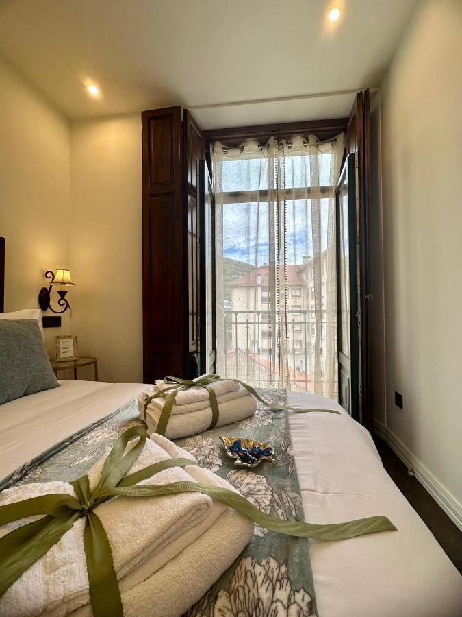 Claren'S Boutique Rooms Cangas De Narcea Eksteriør billede