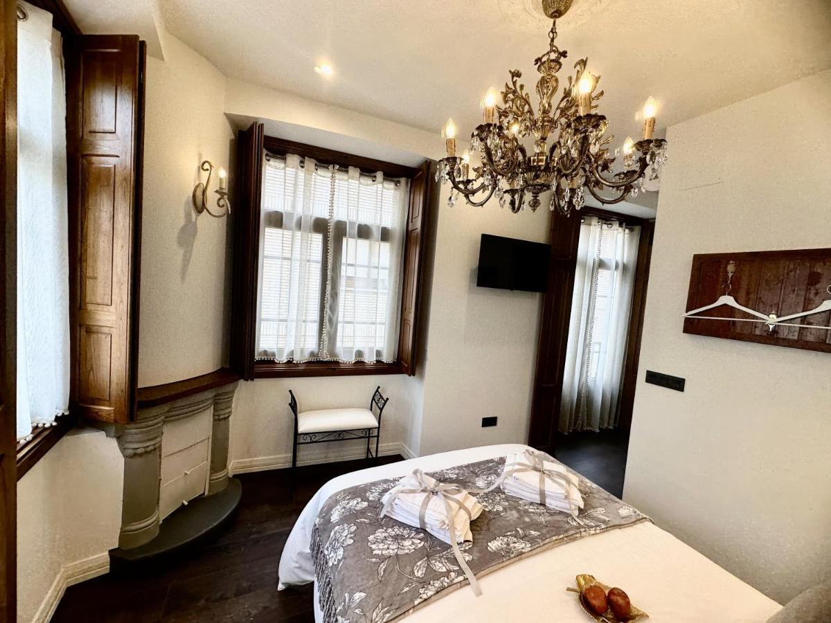 Claren'S Boutique Rooms Cangas De Narcea Eksteriør billede