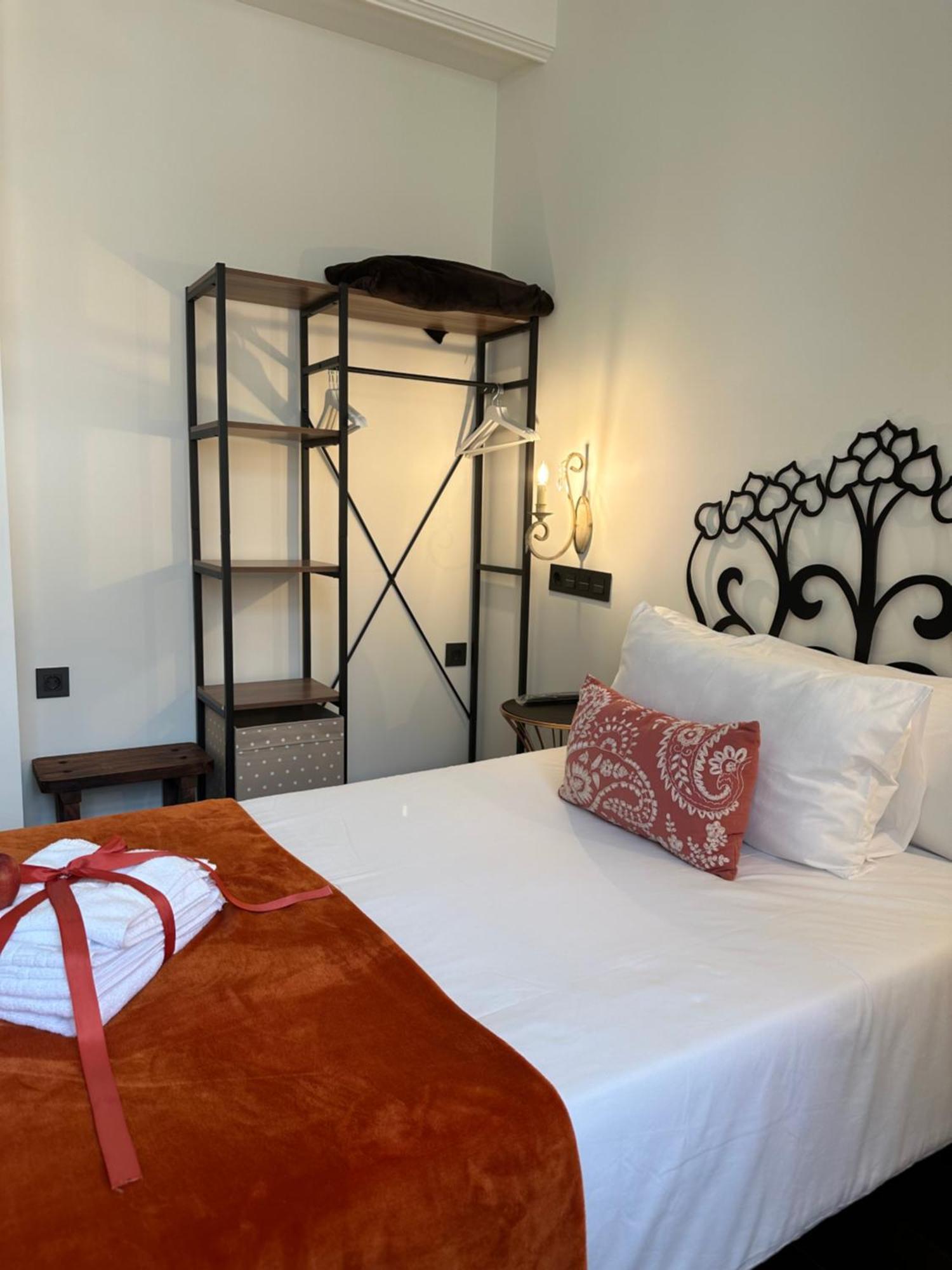 Claren'S Boutique Rooms Cangas De Narcea Eksteriør billede
