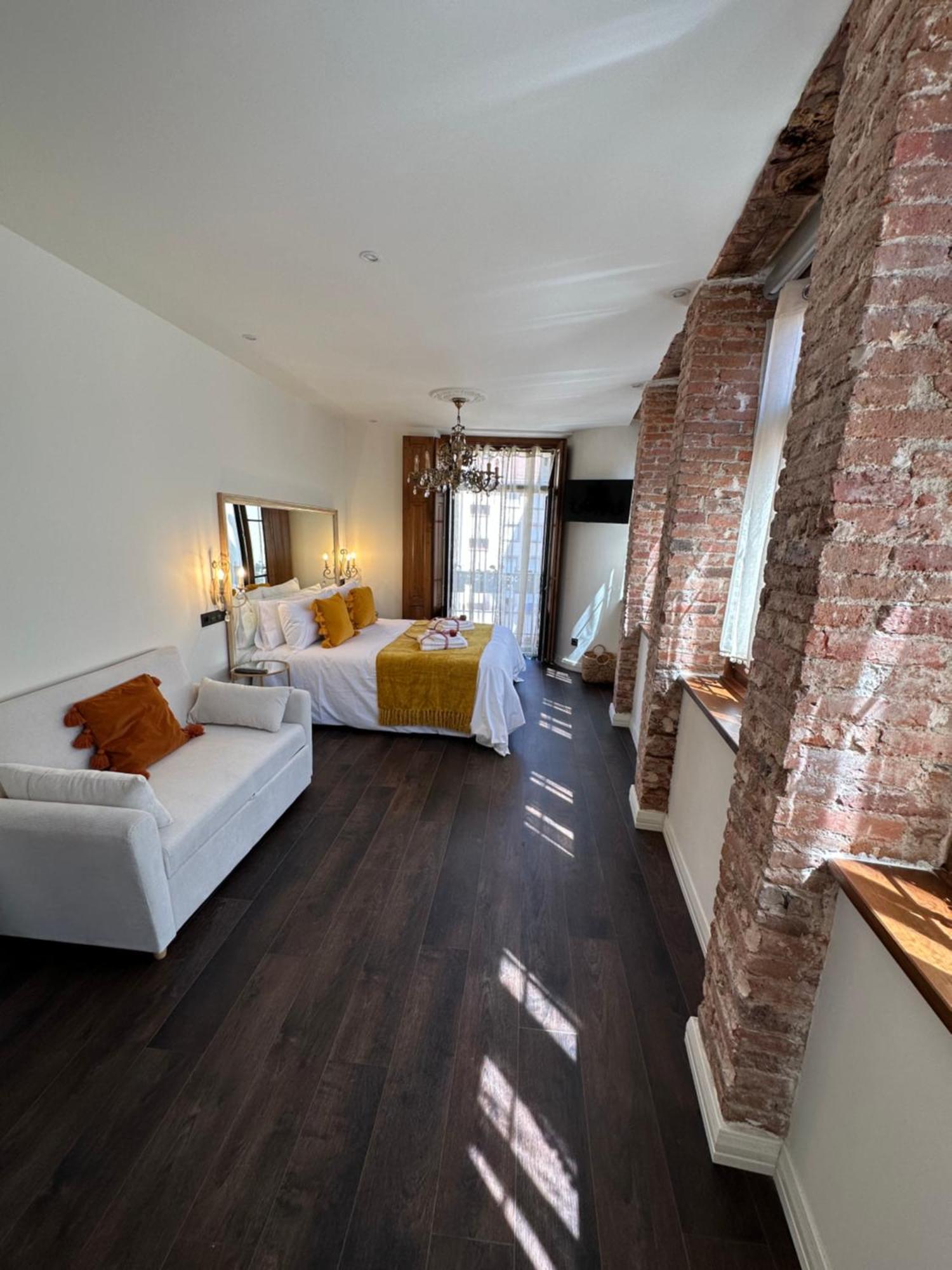 Claren'S Boutique Rooms Cangas De Narcea Eksteriør billede